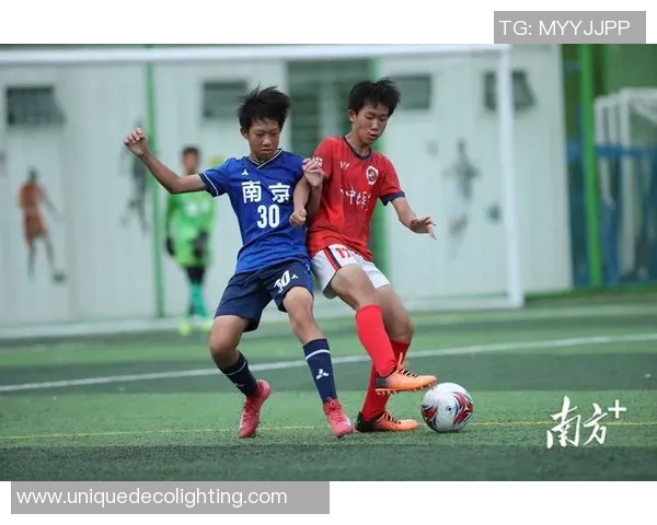 22年后崭露头角的足球新星们：未来球场的领军人物与崛起趋势分析